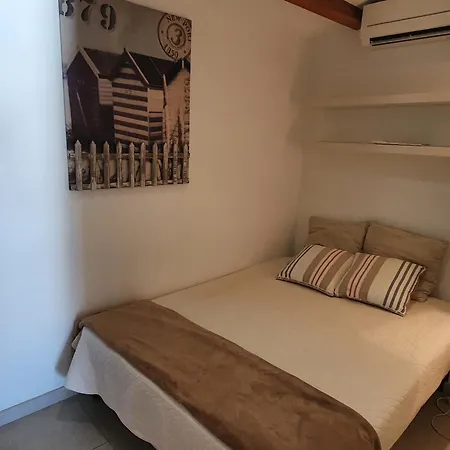 4 Pieces Rez-de-chaussee Climatise, Piscine, Animaux Admis A - Fr-1-780-34