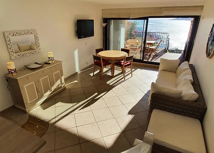 4 Pieces Rez-de-chaussee Climatise, Piscine, Animaux Admis A - Fr-1-780-34